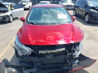 2021 Nissan Versa SV z VIN 3N1CN8EV4ML886711, wystawiony jako IAAI lot #42411222 z przebiegiem 55 401 mil mil oraz . Historia ofert i sprzedaży dostępna na DreamBid. Obrazek 12.