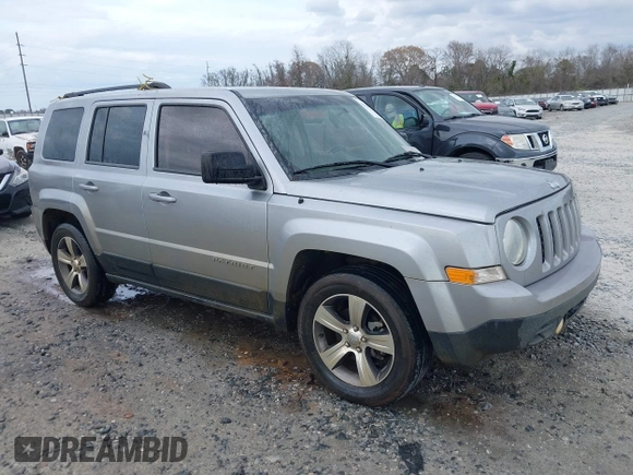 2015 Jeep Patriot High Altitude z VIN 1C4NJPFA2FD185584, wystawiony jako IAAI lot #41714984 z przebiegiem 121 345 mil mil oraz . Historia ofert i sprzedaży dostępna na DreamBid. Obrazek 1.