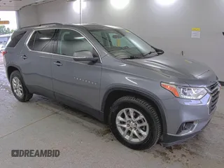 2021 Chevrolet Traverse LT Cloth z VIN 1GNEVGKW8MJ192048, wystawiony jako IAAI lot #42556137 z przebiegiem 106 304 mil mil oraz . Historia ofert i sprzedaży dostępna na DreamBid. Obrazek 1.
