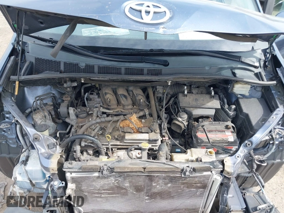 2015 Toyota Sienna XLE with VIN 5TDYK3DC9FS653421, listed as a IAAI auction lot 42031069 with 175,830 mi miles. Bid and sale history available at carsss.com. Image 10.