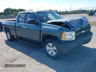 2007 Chevrolet Silverado 1500 LT w/1LT with VIN 2GCEC19C971636527, listed as a IAAI auction lot 41905194 with 164,468 mi miles. Bid and sale history available at carsss.com. Image 1.