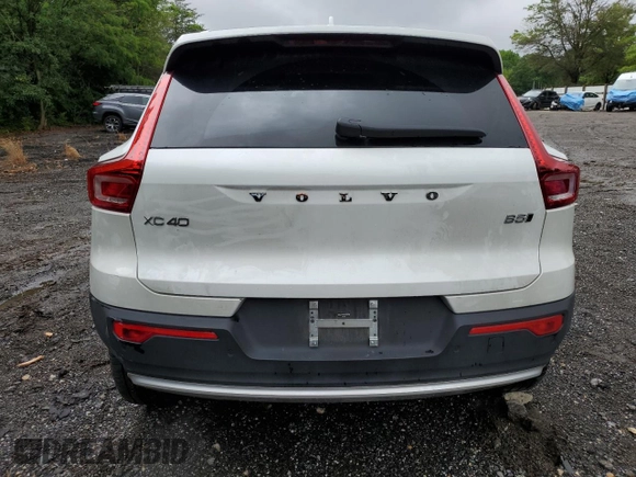 2025 Volvo XC40 Plus Bright Theme с VIN YV4L12UE3S2503506, выставлен на аукционе Copart как лот 58265625 с пробегом 12 667 миль миль и Чистый • Clean title. История ставок и продаж доступна на DreamBid. Изображение 6.