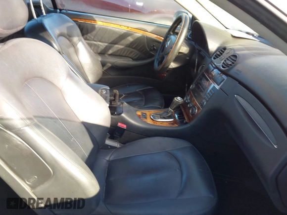 2006 Mercedes-Benz CLK 3.5L with VIN WDBTK56G86T056279, listed as a IAAI auction lot 41146020 with 172,221 mi miles. Bid and sale history available at carsss.com. Image 5.