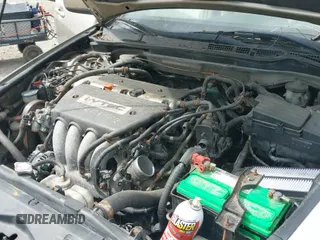 2003 Honda Accord EX z VIN 1HGCM55623A033173, wystawiony jako IAAI lot #43094294 z przebiegiem 121 091 mil mil oraz . Historia ofert i sprzedaży dostępna na DreamBid. Obrazek 14.