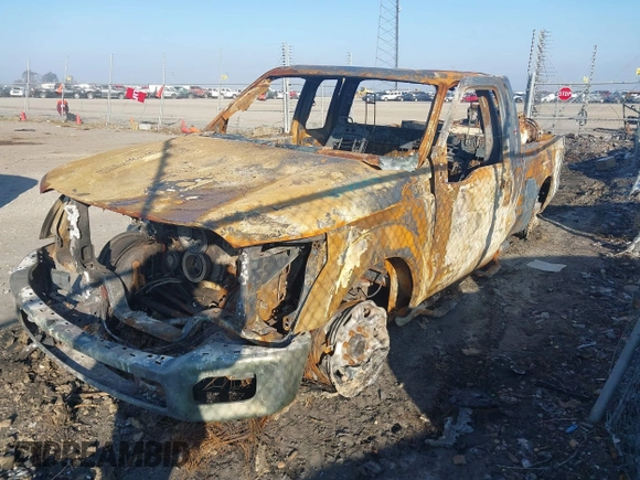 2015 Ford F-250 XLT with VIN 1FT7X2B61FEB11921, listed as a IAAI auction lot 40800033 with Not provided miles and . Bid and sale history available at DreamBid. Image 2.