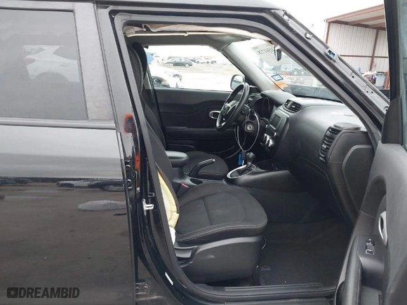 2018 Kia Soul with VIN KNDJN2A23J7523748, listed as a IAAI auction lot 41561728 with 84,713 mi miles. Bid and sale history available at carsss.com. Image 5.