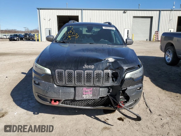 2019 Jeep Cherokee Trailhawk with VIN 1C4PJMBX8KD253401, listed as a Copart auction lot 46624245 with 79,627 mi miles and Salvage Title. Bid and sale history available at DreamBid. Image 5.
