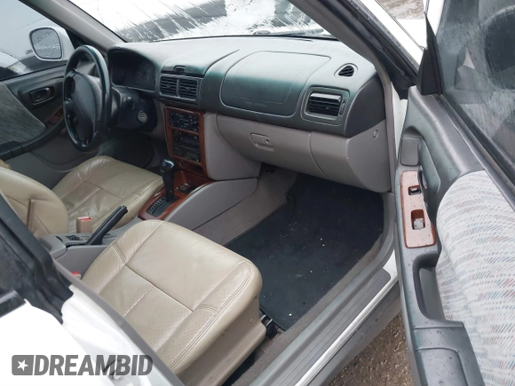 1998 Subaru Forester S with VIN JF1SF6554WH769969, listed as a IAAI auction lot 41651574 with 1 mi miles. Bid and sale history available at carsss.com. Image 5.