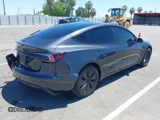 2024 Tesla Model 3 z VIN 5YJ3E1EA4RF721281, wystawiony jako IAAI lot #42238541 z przebiegiem 28 679 mil mil oraz . Historia ofert i sprzedaży dostępna na DreamBid. Obrazek 4.