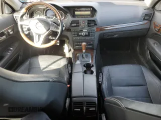 2013 Mercedes-Benz E 350 z VIN WDDKK5KF9DF185188, wystawiony jako Copart lot #52622995 z przebiegiem 89 391 mil mil oraz Szkoda całkowita • Salvage title. Historia ofert i sprzedaży dostępna na DreamBid. Obrazek 8.