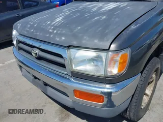 1998 Toyota 4Runner SR5 z VIN JT3GN86RXW0084099, wystawiony jako IAAI lot #42289061 z przebiegiem 213 688 mil mil oraz . Historia ofert i sprzedaży dostępna na DreamBid. Obrazek 6.