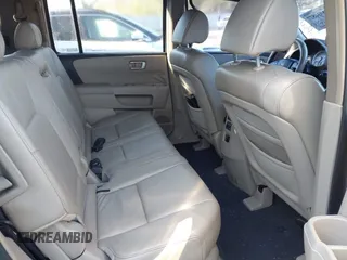 2009 Honda Pilot EX-L with VIN 5FNYF48579B014520, listed as a IAAI auction lot 41736577 with 204,704 mi miles. Bid and sale history available at carsss.com. Image 8.