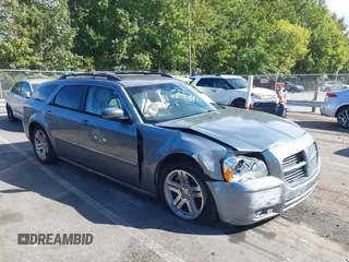 2007 Dodge Magnum R/T with VIN 2D4GV572X7H655828, listed as a IAAI auction lot 40561783 with 166,143 mi miles and . Bid and sale history available at carsss.com. Image 1.