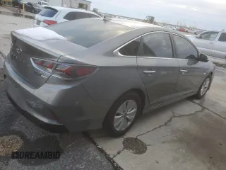 2018 Hyundai Sonata Hybrid SE with VIN KMHE24L3XJA078628, listed as a Copart auction lot 85949024 with 127,444 mi miles and Clean Title. Bid and sale history available at carsss.com. Image 3.