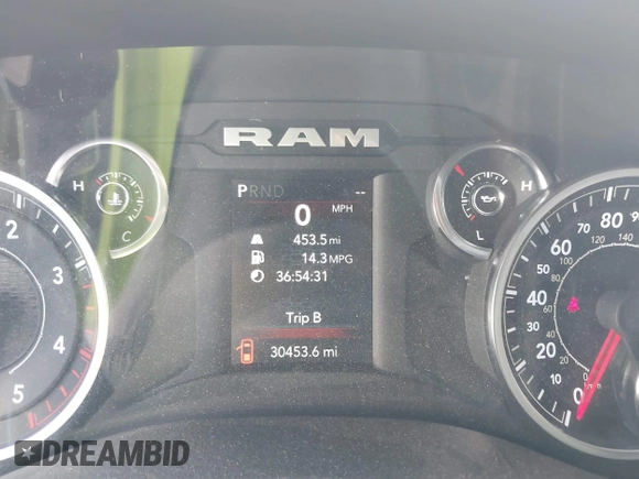 2024 Ram 2500 Big Horn z VIN 3C6UR5DL1RG336569, wystawiony jako IAAI lot #42595091 z przebiegiem 30 453 mil mil oraz . Historia ofert i sprzedaży dostępna na DreamBid. Obrazek 7.