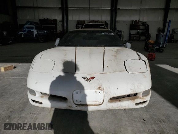 2000 Chevrolet Corvette with VIN 1G1YY32G1Y5124258, listed as a Copart auction lot 52782565 with 82,423 mi miles and Salvage Title. Bid and sale history available at carsss.com. Image 5.