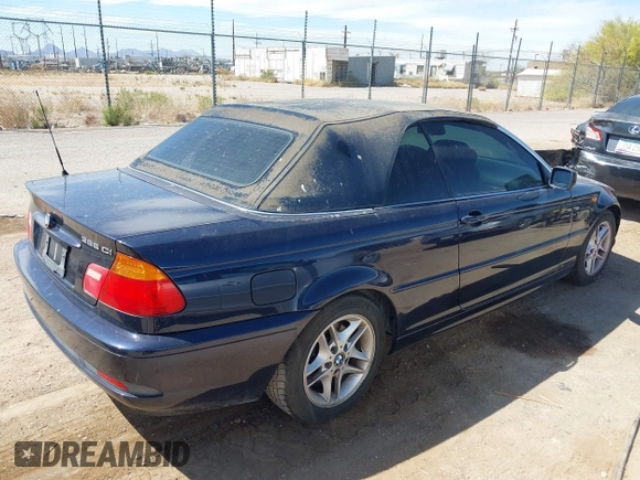 2004 BMW 3 Series 325Ci with VIN WBABW33404PL27967, listed as a IAAI auction lot 41920527 with 86,828 mi miles. Bid and sale history available at carsss.com. Image 4.