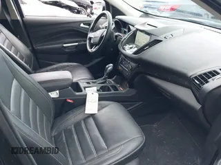 2018 Ford Escape Titanium с VIN 1FMCU9J99JUA14598, выставлен на аукционе IAAI как лот 41859368 с пробегом 59 438 миль миль и . История ставок и продаж доступна на DreamBid. Изображение 5.