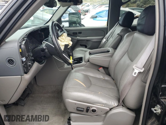 2004 Chevrolet Tahoe LS with VIN 1GNEC13TX4R203771, listed as a Copart auction lot 51156225 with 119,332 mi miles and Salvage Title. Bid and sale history available at carsss.com. Image 7.