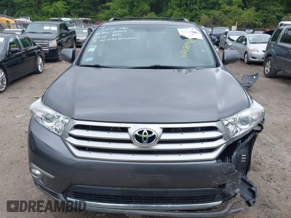 2013 Toyota Highlander Limited z VIN 5TDDK3EH0DS201184, wystawiony jako IAAI lot #42428945 z przebiegiem 179 518 mil mil oraz . Historia ofert i sprzedaży dostępna na DreamBid. Obrazek 12.