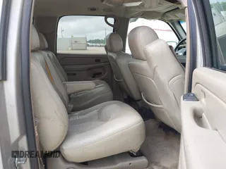 2004 Chevrolet Suburban LT with VIN 1GNEC16Z34J268718, listed as a IAAI auction lot 42078372 with 433,488 mi miles and . Bid and sale history available at DreamBid. Image 8.