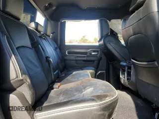 2023 Ram 2500 Laramie z VIN 3C6UR5FLXPG618137, wystawiony jako Copart lot #51846005 z przebiegiem Nie podano mil oraz Szkoda całkowita • Salvage title. Historia ofert i sprzedaży dostępna na DreamBid. Obrazek 11.