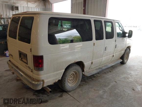 2010 Ford Econoline Passenger XL z VIN 1FBNE3BLXADA34381, wystawiony jako IAAI lot #42360257 z przebiegiem 211 639 mil mil oraz . Historia ofert i sprzedaży dostępna na DreamBid. Obrazek 4.