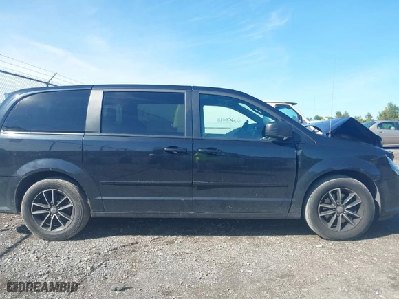 2015 Dodge Grand Caravan SE with VIN 2C4RDGBG3FR624498, listed as a IAAI auction lot 40400068 with 96,596 mi miles. Bid and sale history available at carsss.com. Image 12.