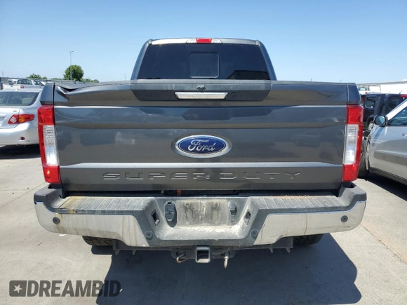 2019 Ford F-250 XL z VIN 1FT7W2BT8KEG47302, wystawiony jako Copart lot #55433195 z przebiegiem 190 303 mil mil oraz Czysty tytuł • Clean title. Historia ofert i sprzedaży dostępna na DreamBid. Obrazek 6.