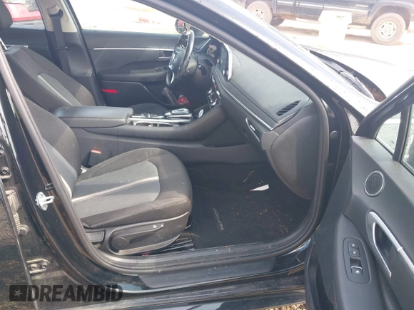 2020 Hyundai Sonata SEL z VIN 5NPEF4JA9LH043617, wystawiony jako IAAI lot #42163333 z przebiegiem 61 662 mil mil oraz . Historia ofert i sprzedaży dostępna na DreamBid. Obrazek 5.