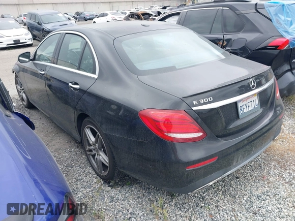 2018 Mercedes-Benz E 300 with VIN WDDZF4JB9JA481624, listed as a IAAI auction lot 41896382 with 96,246 mi miles and . Bid and sale history available at DreamBid. Image 3.