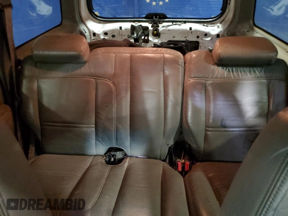 2000 Ford Explorer XLT с VIN 1FMZU83PXYZA51396, выставлен на аукционе Copart как лот 62365505 с пробегом 230 018 миль миль и Списание • Salvage title. История ставок и продаж доступна на DreamBid. Изображение 10.