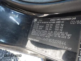 1988 BMW 7 Series z VIN WBAGB4318J3209844, wystawiony jako IAAI lot #42133230 z przebiegiem Nie podano mil oraz . Historia ofert i sprzedaży dostępna na DreamBid. Obrazek 9.