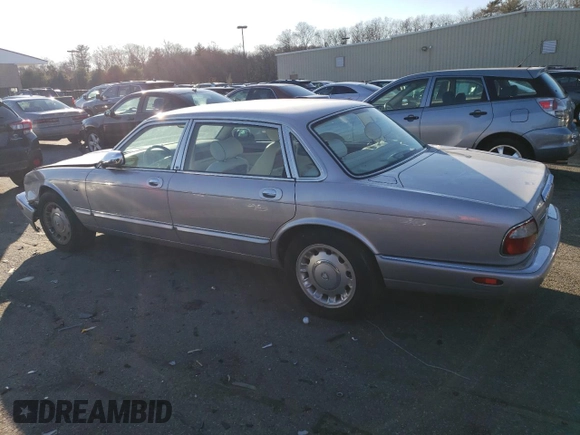 2000 Jaguar XJ Vanden Plas with VIN SAJDA24C7YLF17289, listed as a Copart auction lot 81923924 with 42,689 mi miles and Clean title. Bid and sale history available at DreamBid. Image 2.