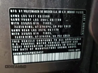 2023 Volkswagen Tiguan SE z VIN 3VVMB7AX5PM029437, wystawiony jako Copart lot #44902825 z przebiegiem 54 167 mil mil oraz Szkoda całkowita • Salvage title. Historia ofert i sprzedaży dostępna na DreamBid. Obrazek 13.