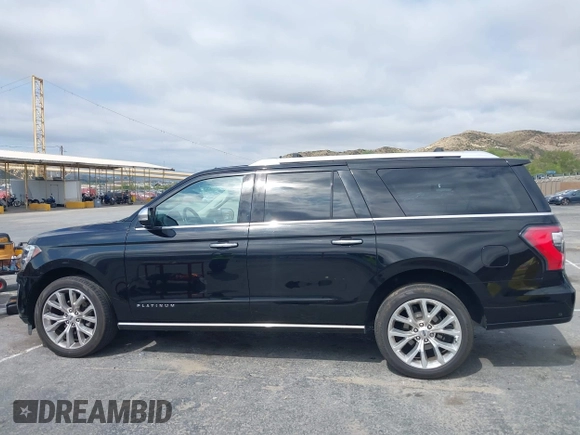 2018 Ford Expedition Max Platinum with VIN 1FMJK1MT8JEA67406, listed as a IAAI auction lot 42077164 with 27,889 mi miles and . Bid and sale history available at DreamBid. Image 15.