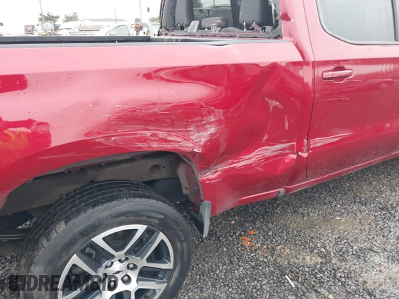 2020 Chevrolet Silverado 1500 LT z VIN 3GCUYDET2LG211169, wystawiony jako IAAI lot #41145684 z przebiegiem 81 606 mil mil oraz . Historia ofert i sprzedaży dostępna na DreamBid. Obrazek 18.