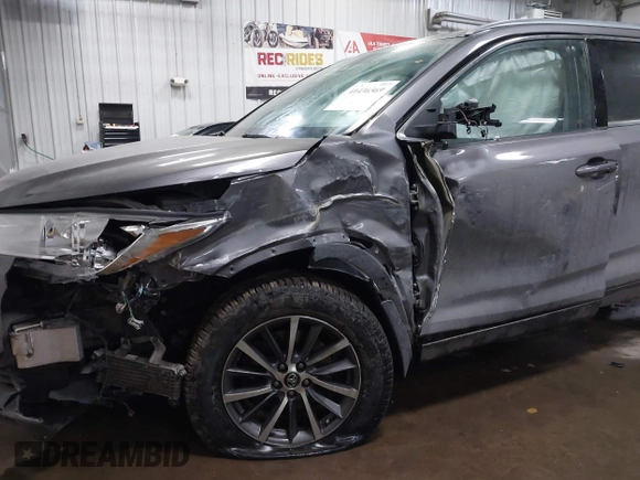 2018 Toyota Highlander SE with VIN 5TDJZRFH5JS902363, listed as a IAAI auction lot 41436569 with 82,905 mi miles and . Bid and sale history available at DreamBid. Image 6.