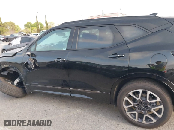 2024 Chevrolet Blazer RS z VIN 3GNKBERS1RS251448, wystawiony jako IAAI lot #41916373 z przebiegiem 4 325 mil mil oraz . Historia ofert i sprzedaży dostępna na DreamBid. Obrazek 14.