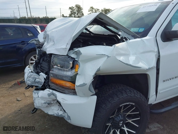 2018 Chevrolet Silverado 1500 LT with VIN 1GCVKREC7JZ264840, listed as a IAAI auction lot 41739510 with 70,377 mi miles. Bid and sale history available at carsss.com. Image 18.