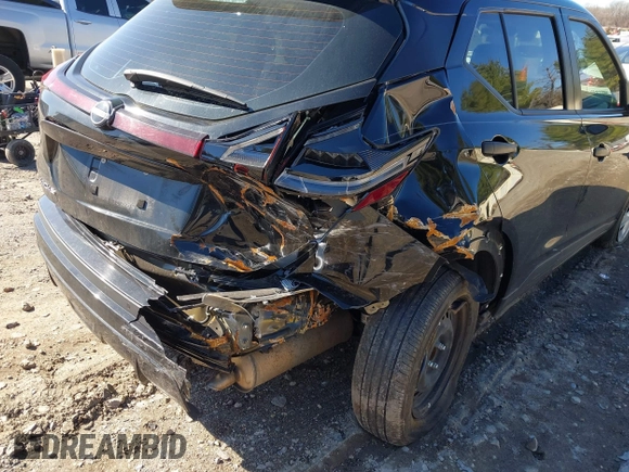 2022 Nissan Kicks S z VIN 3N1CP5BV6NL490892, wystawiony jako IAAI lot #41889420 z przebiegiem 61 608 mil mil oraz . Historia ofert i sprzedaży dostępna na DreamBid. Obrazek 6.