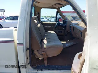 1987 Ford F-250 with VIN 1FTHF2518HKA08300, listed as a IAAI auction lot 41984273 with 37,267 mi miles and . Bid and sale history available at DreamBid. Image 5.
