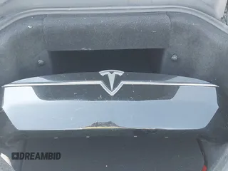 2013 Tesla Model S with VIN 5YJSA1CNXDFP06077, listed as a IAAI auction lot 41958105 with 84,773 mi miles. Bid and sale history available at carsss.com. Image 11.