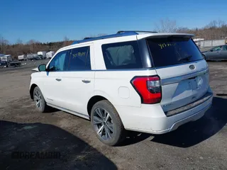 2020 Ford Expedition Platinum with VIN 1FMJU1MT9LEA61353, listed as a IAAI auction lot 41578147 with 26,136 mi miles. Bid and sale history available at carsss.com. Image 3.