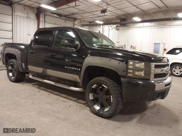 2007 Chevrolet Silverado 1500 LT w/1LT with VIN 3GCEK13M57G510256, listed as a IAAI auction lot 41690398 with 256,980 mi miles. Bid and sale history available at carsss.com. Image 1.