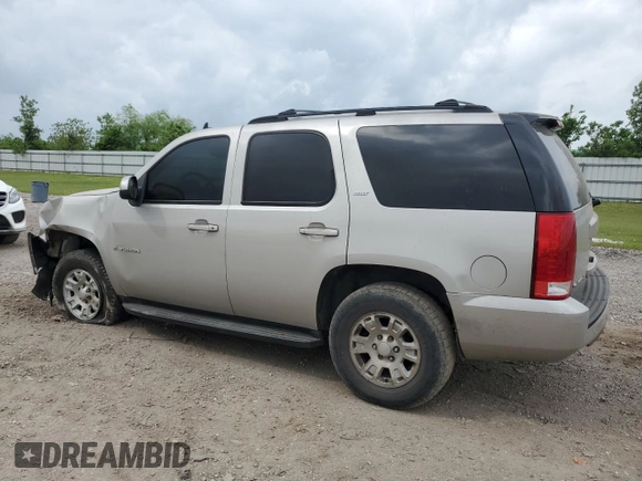 2007 GMC Yukon SLT with VIN 1GKFC13J77R120237, listed as a Copart auction lot 52671005 with 266,648 mi miles and Salvage Title. Bid and sale history available at carsss.com. Image 2.