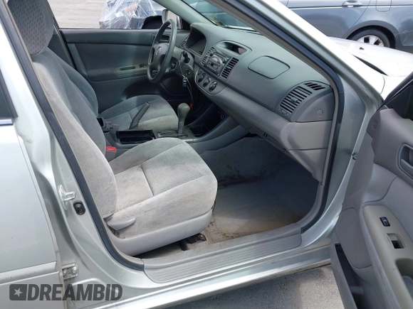 2004 Toyota Camry LE with VIN 4T1BE32K24U866058, listed as a IAAI auction lot 42094444 with 279,074 mi miles. Bid and sale history available at carsss.com. Image 5.