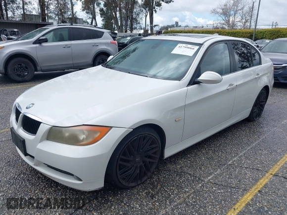 2007 BMW 3 Series 328i with VIN WBAVC53517FZ77136, listed as a IAAI auction lot 41799066 with 178,362 mi miles and . Bid and sale history available at carsss.com. Image 2.