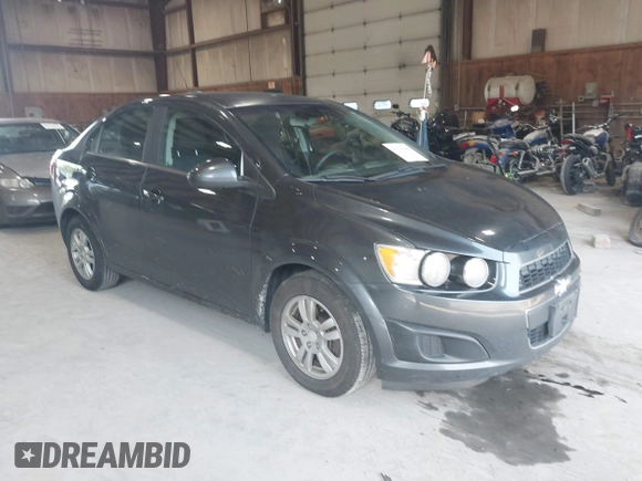 2016 Chevrolet Sonic LT z VIN 1G1JC5SH0G4170981, wystawiony jako IAAI lot #42576425 z przebiegiem 169 102 mil mil oraz . Historia ofert i sprzedaży dostępna na DreamBid. Obrazek 1.