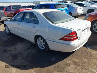 2002 Mercedes-Benz S-Class 4.3L with VIN WDBNG70J52A275068, listed as a IAAI auction lot 41570286 with 123,211 mi miles. Bid and sale history available at carsss.com. Image 3.